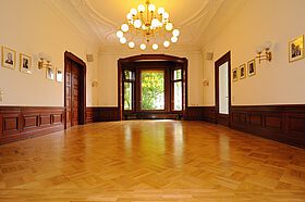 Parkettboden im Saal der SAW